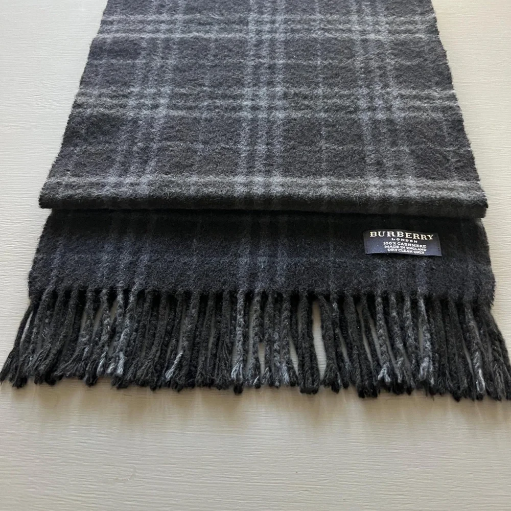 Burberry Scarf in Black and Charcoal Gray